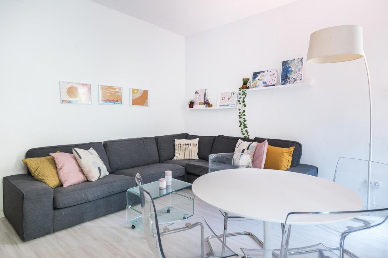 Spacious 3 Bed Apt In The Heart Of Sant Antoni Barcelona Exterior foto