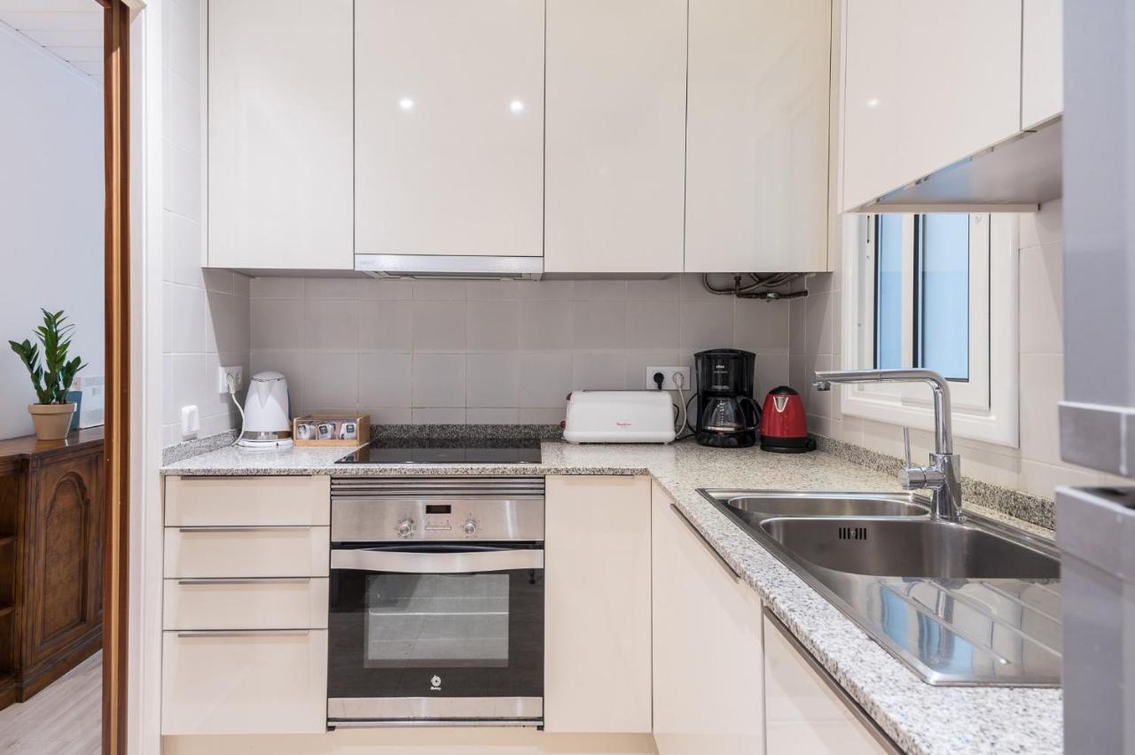 Spacious 3 Bed Apt In The Heart Of Sant Antoni Barcelona Exterior foto