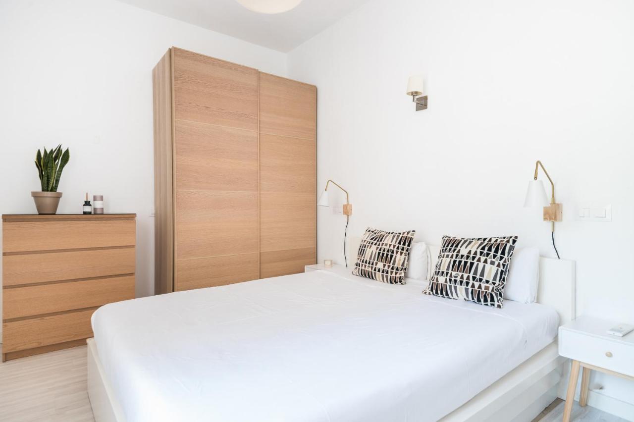 Spacious 3 Bed Apt In The Heart Of Sant Antoni Barcelona Exterior foto