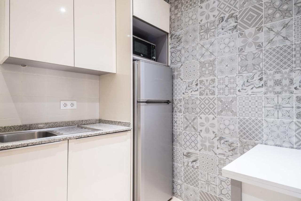 Spacious 3 Bed Apt In The Heart Of Sant Antoni Barcelona Exterior foto