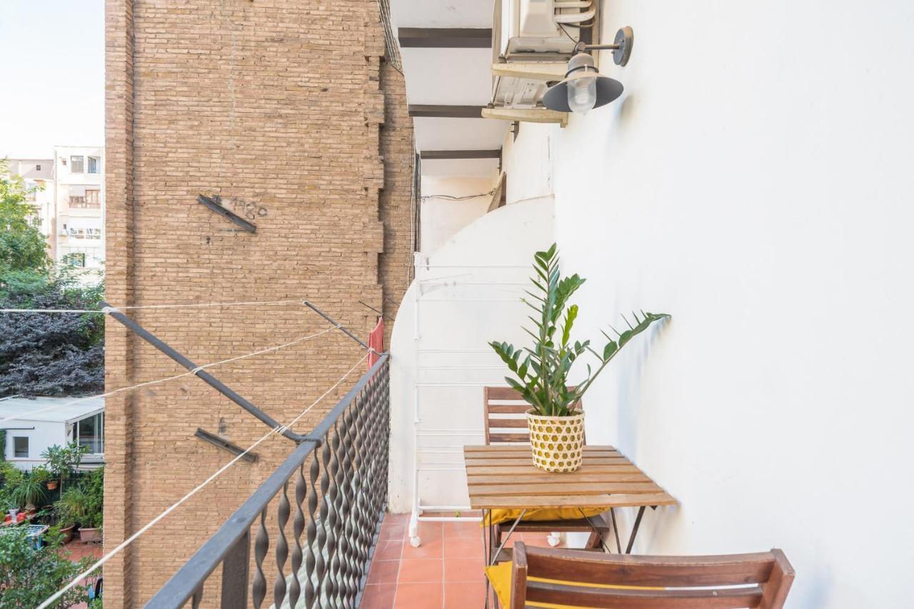 Spacious 3 Bed Apt In The Heart Of Sant Antoni Barcelona Exterior foto