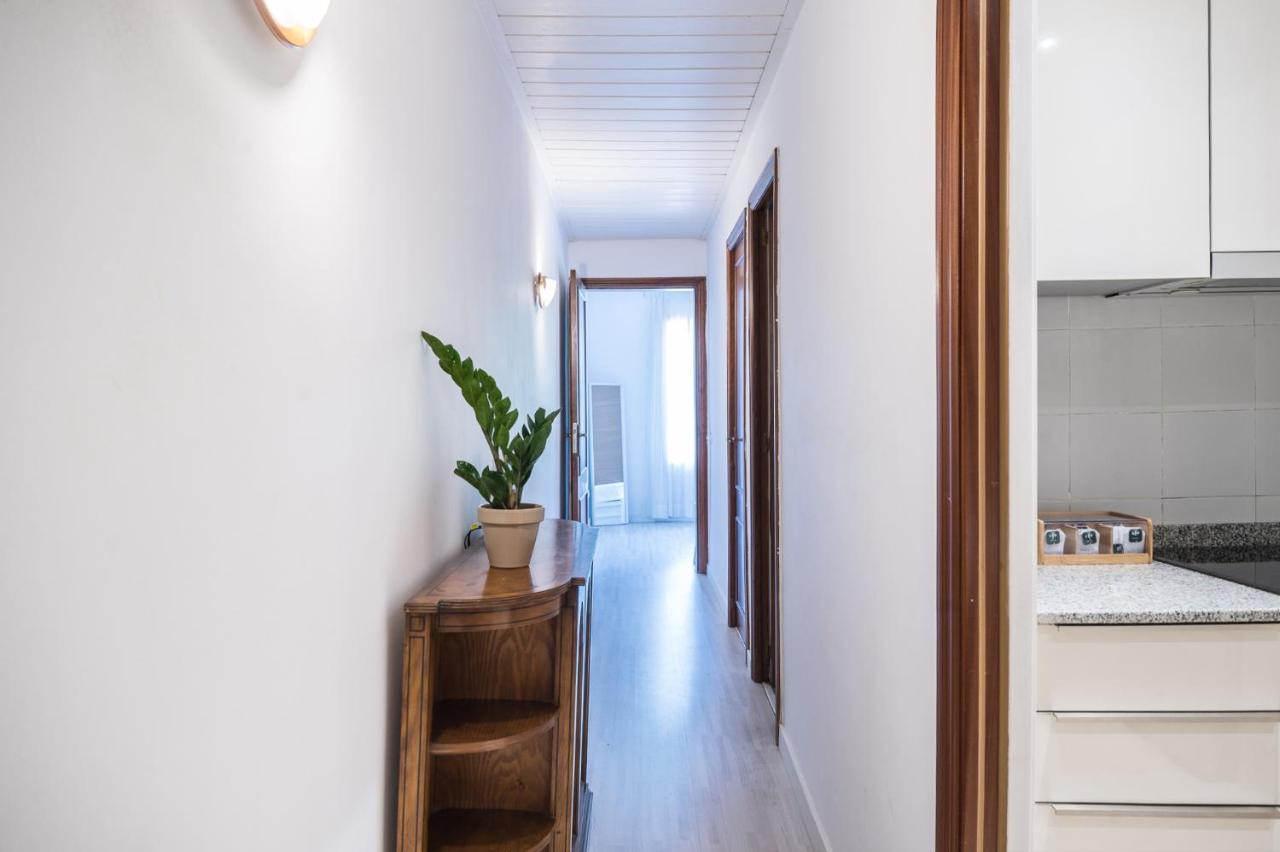 Spacious 3 Bed Apt In The Heart Of Sant Antoni Barcelona Exterior foto