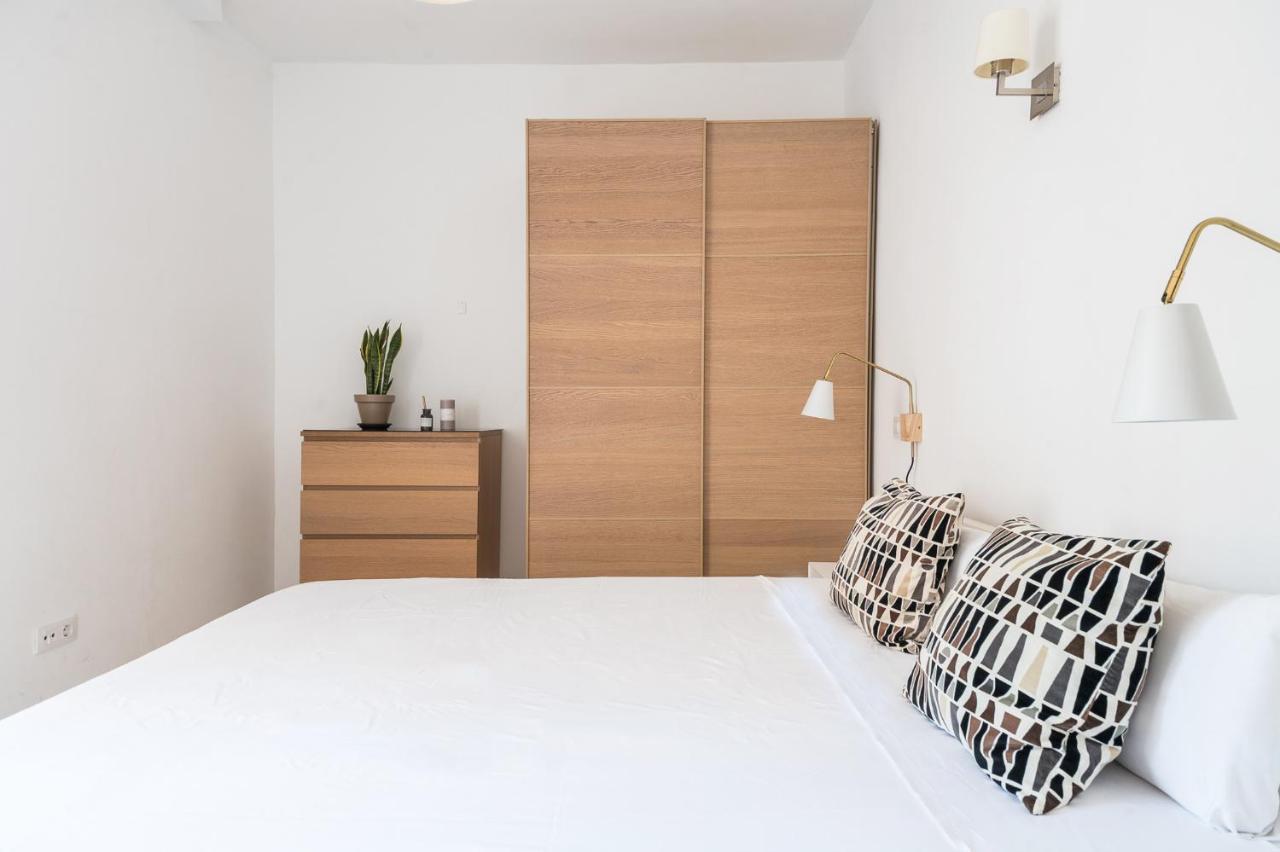 Spacious 3 Bed Apt In The Heart Of Sant Antoni Barcelona Exterior foto