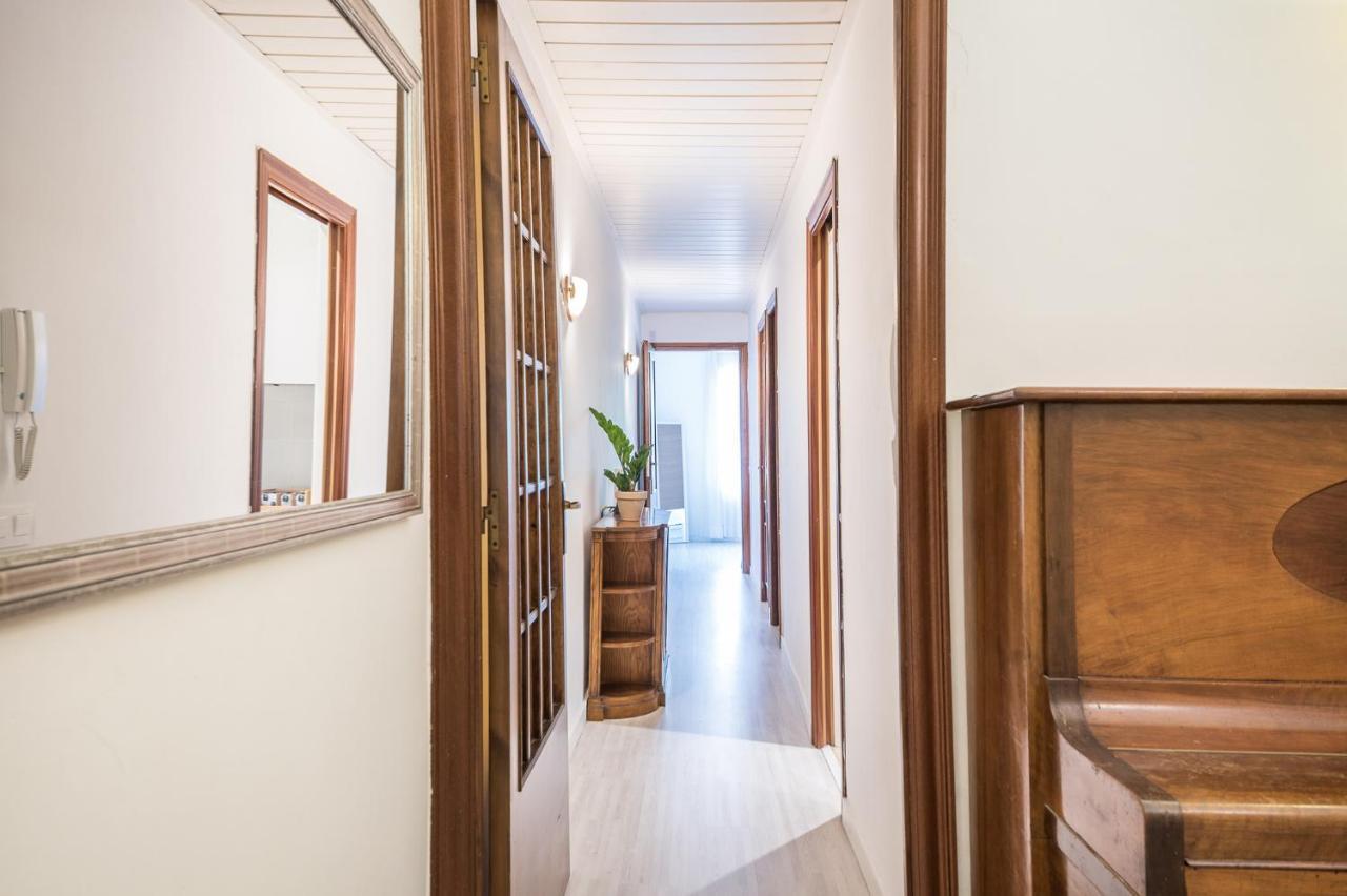 Spacious 3 Bed Apt In The Heart Of Sant Antoni Barcelona Exterior foto