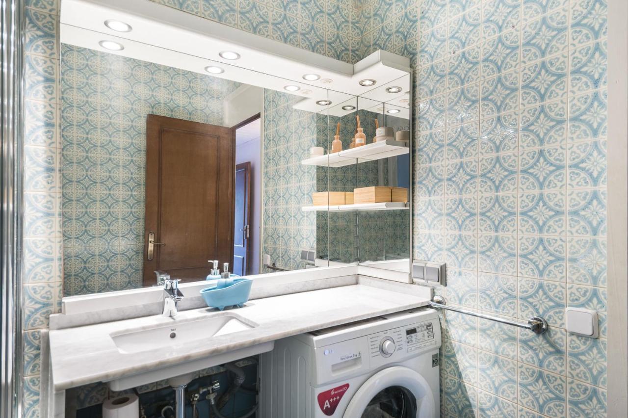 Spacious 3 Bed Apt In The Heart Of Sant Antoni Barcelona Exterior foto